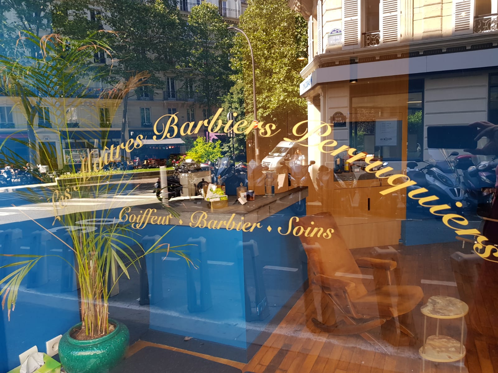 Les Maîtres Barbiers Perruquiers • Coiffeur pour hommes Barbier